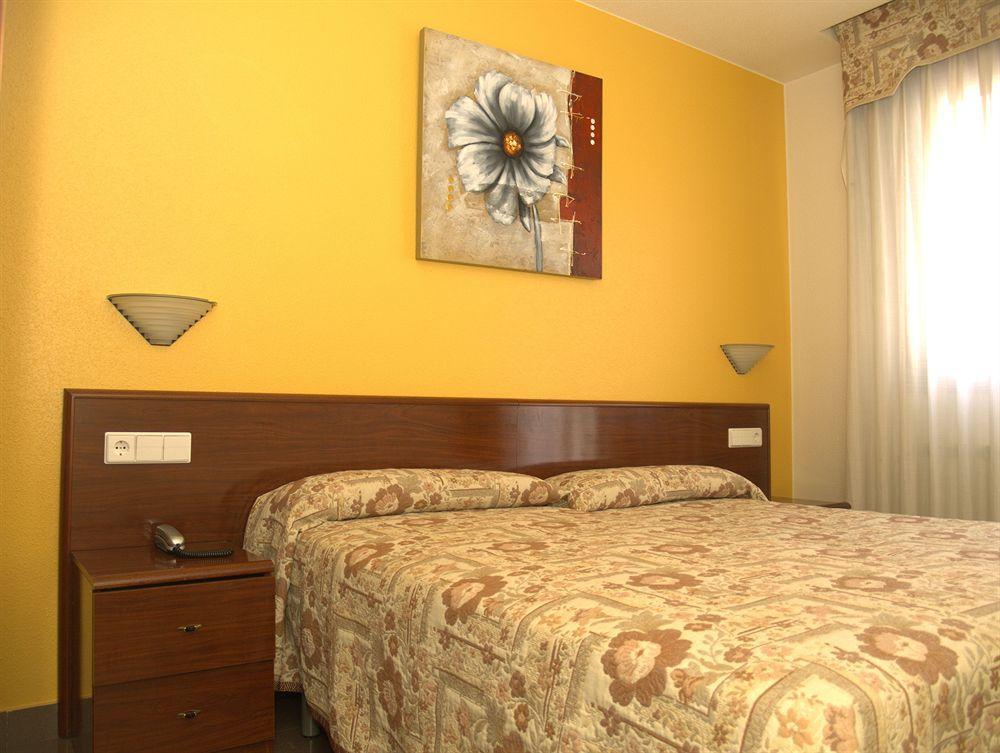 Hotel Playa Poniente Хихон Екстериор снимка