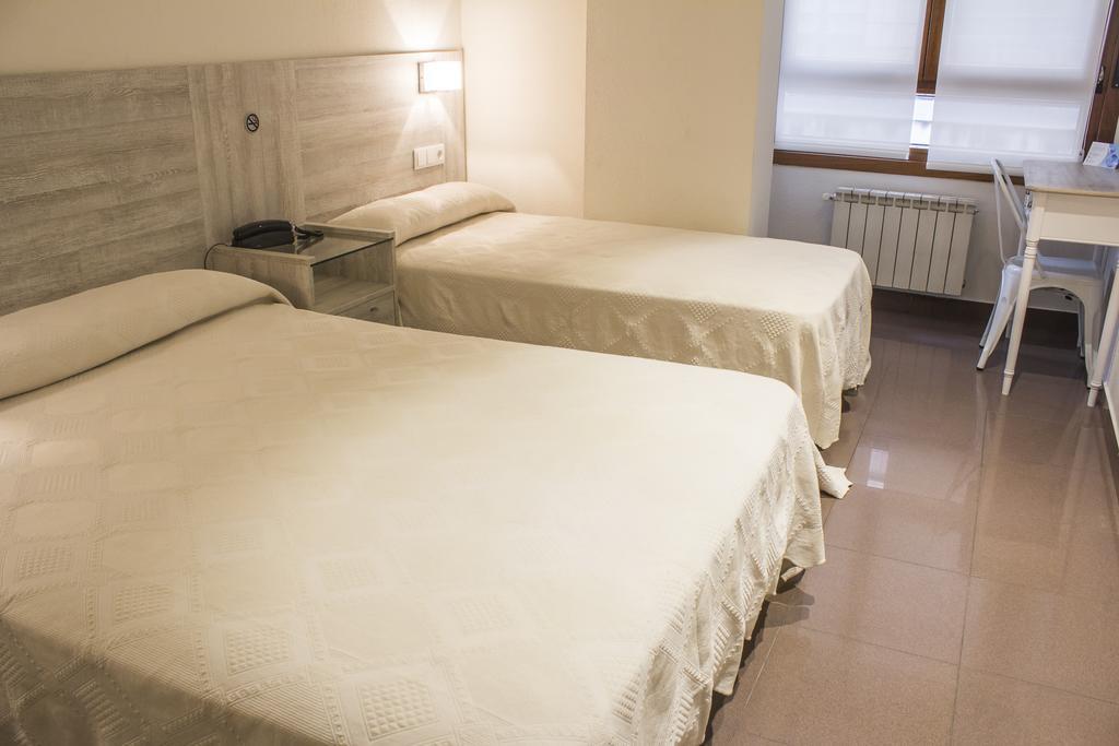 Hotel Playa Poniente Хихон Екстериор снимка